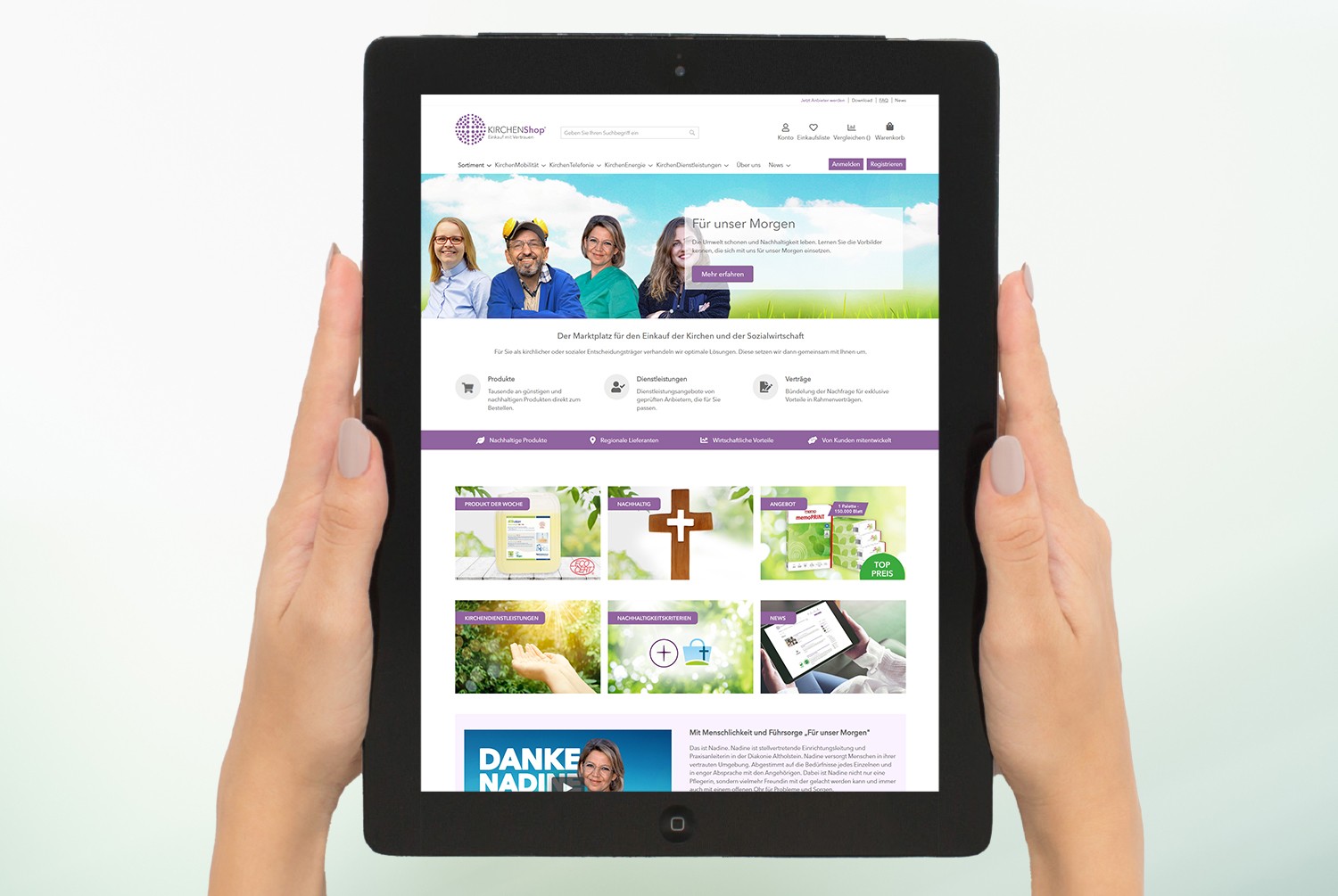 Tablet zeigt Website vom Kirchenshop der Firma HKD.