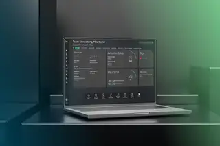 Headerbild zeigt auf einem Laptop einen Screenshot des Zeitkontos in askDANTE als digitale Software für die Umsetzung der Arbeitszeiterfassung Pflicht.